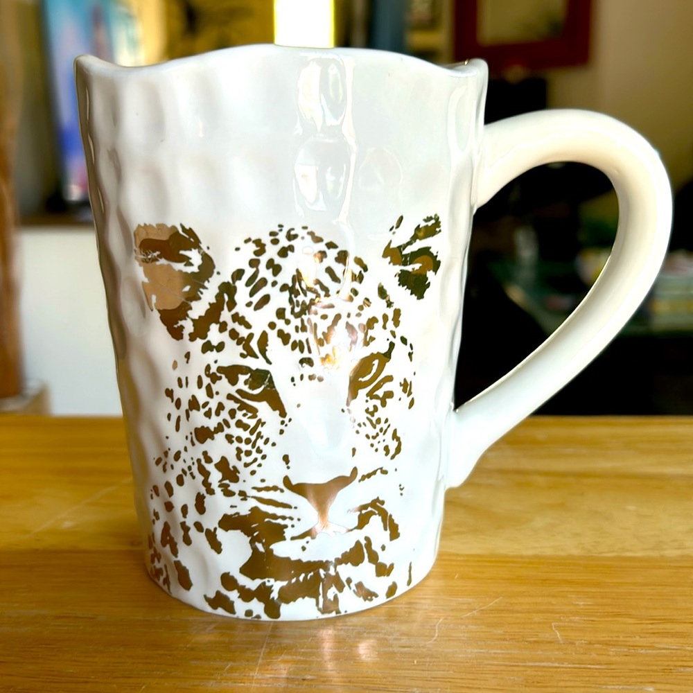 "FEARLESS TIGER" GOLD METALLIC ACCENT CERAMIC MUG